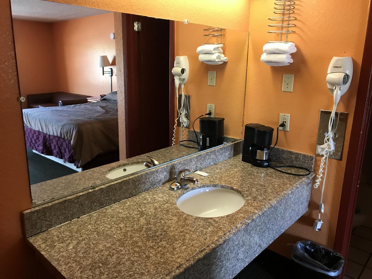 American Inn Cleburne Ngoại thất bức ảnh