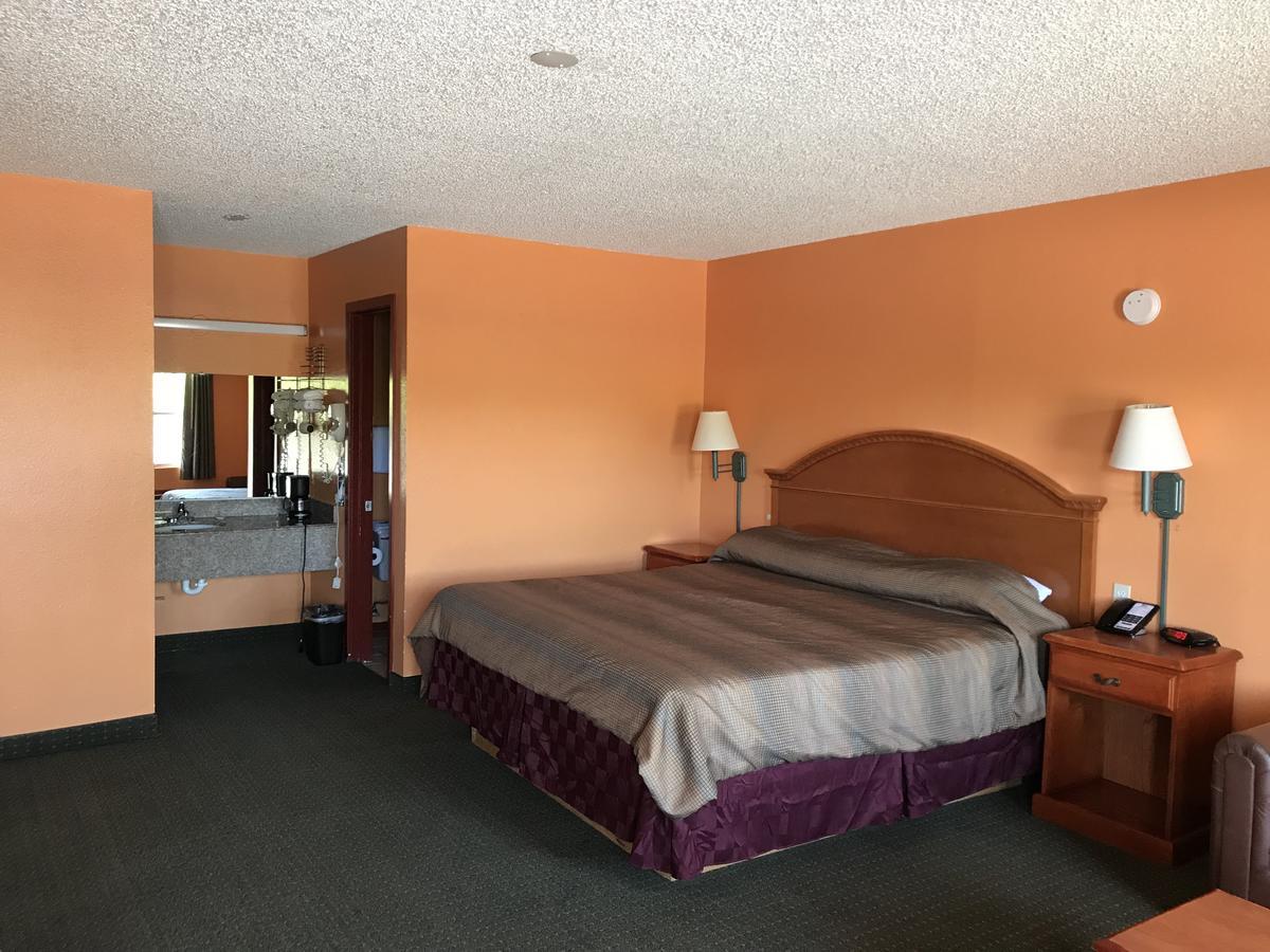 American Inn Cleburne Ngoại thất bức ảnh